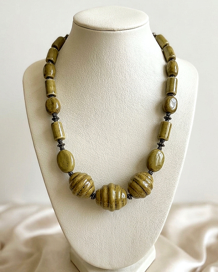 Rich Gold Porcelain 3 Honeycomb Necklace